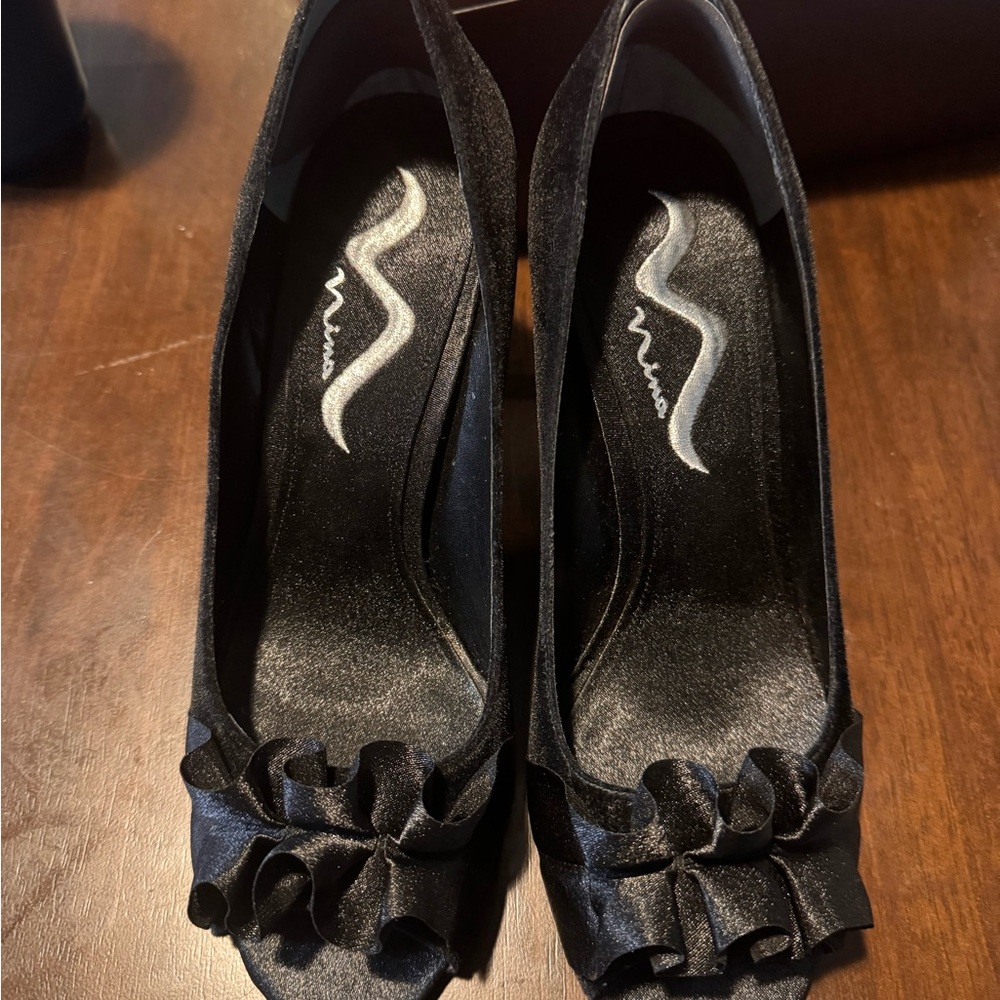 Size 9.5 Nina Black Suede Peep Toe Heels